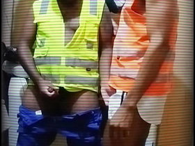 Brincando com o consolo no cu do trabalhador korean gay jerk porn