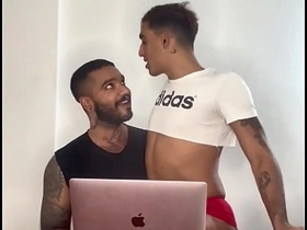 ursão pauzudo comendo cu de passiva hot daddy gay porn