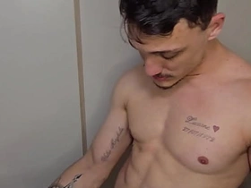 DANDO O CUZINHO COM AS PERNAS ARREGANHADAS chinese men unconcerned porn