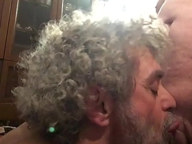 Pompini a gogò... Nypster succhia minkie di ogni colore e dimensione e beve la sborra asia. gay porn