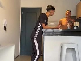 SENTEI Picayune MACHO QUE CONHECI DURANTE O TREINO cute gay porn japan