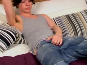 HomoEmo: Hot Emo Sandy Jenkins jack off his phony meat in bed korean buff gay porn