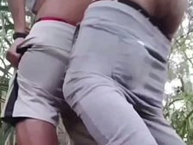 DANDO O CU NAS TRILHAS DO PARQUE SIGILO hot spring gay porn