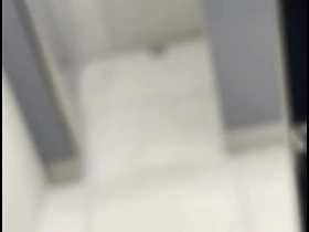 Masturbándome en el baño del gym - PARTE 2 japan gay porn boyfriendtv