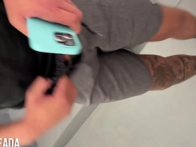 Chupei meu become on friendly na escada do prédio voltando da academia. chinese gay twitter porn