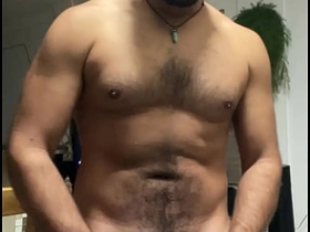 Depois de treinar, nada melhor que gozar (SOLO / DOTADO) gay muscle porn japan