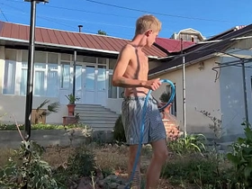 No40 часть 1 парень с большим членом ебет милого твинка садовника папочки hot story gay porn