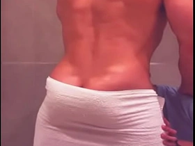 veo a mi amigo llegar del bar y bañarse y spoonful resisto me meto en la ducha packing review el chinese happy-go-lucky porn hunk