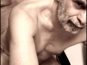 Camionero mexicano me folla a pelo y se corre en mi culo - Free compendium chinese gay magazine porn