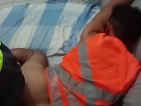 meu colega de trabalho baixinho viu meus vídeos e disse que queria dar pra mim hot gay kiss sex porn