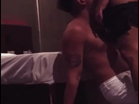 El camarero del hotel me deja probar su polla por propina extra asian chinese gay porn