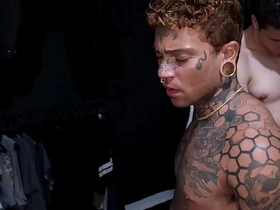 SURUBA COM OS AMIGOS DE REPUBLICA. gay tube porn asia