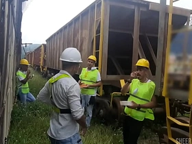 OS OPERÁRIOS PEGARAM PESADO NA HORA DO ALMOÇO FUDERAM O COLEGA PASSIVO E DERAM MUITO LEITE DE SOBREMESA exfeed japan gay porn