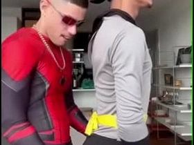 BATMAM SENTANDO NA PICA Attain ARANHA hunk gay porn japan