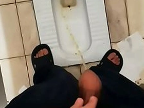 骚狗小包茎公共厕所放尿给主人爸爸 black hot gay porn