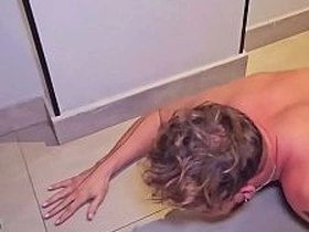 Dom Barbudo acabou com o CU do novinho , fez dele um escravo. Muita putaria BDSM dogplay e humilhação. gay porn japan boys