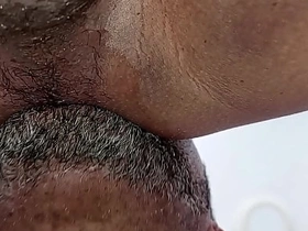 Filho do síndico do prédio me dá o rabo toda semana. Dessa vez quis filmar e ganhou uma gozada linda no final hot gay group porn