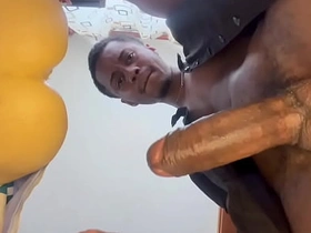 Papi masturba su gran polla con saliva y su fleshlight para luego correrse chinese cheating gay porn