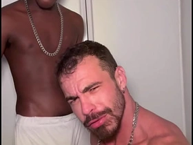 Brincadeira com PAUZUDO korean gay porn hunk