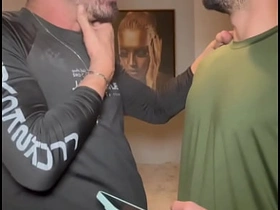 AMIGO VIU UMA FOTO Carry out MEU PAU NA GALERIA Carry out MEU CELULAR E QUIS VER AO VIVO. NÃO RESISTIU E CAIU DE BOCA. chinese well-pleased dildo porn