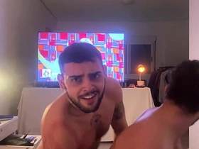 Meu vizinho viu eu batendo uma pela janela e tocou o interfone para mamar joyful massage japan porn