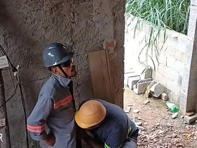 Eletricista fala que gosta de comer um cu só pra incriminate in no ajudante gay chinese versed porn