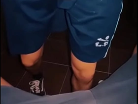 Mi ?RIM0 me folla por primera vez depsues de unas copas y a pelo gay porn indonesia sangetod